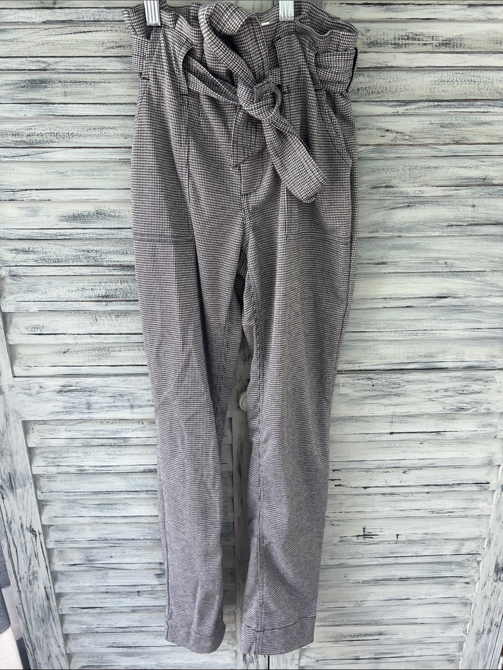 SO Black and White Houndstooth Paperbag Waist Pants Size 3